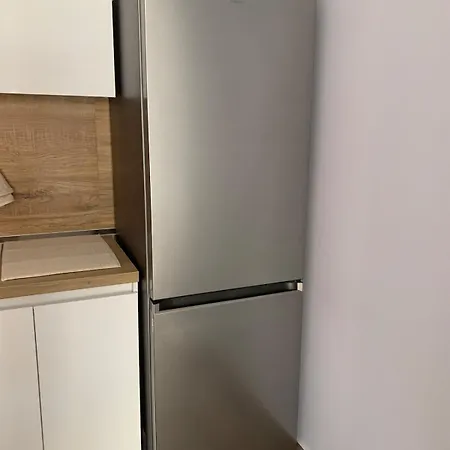 Ferit's Near Myslym Shyri ティラナ