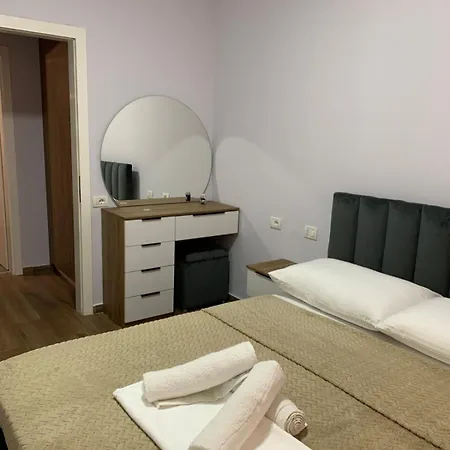 Ferit'S Property Near Myslym Shyri Appartamento