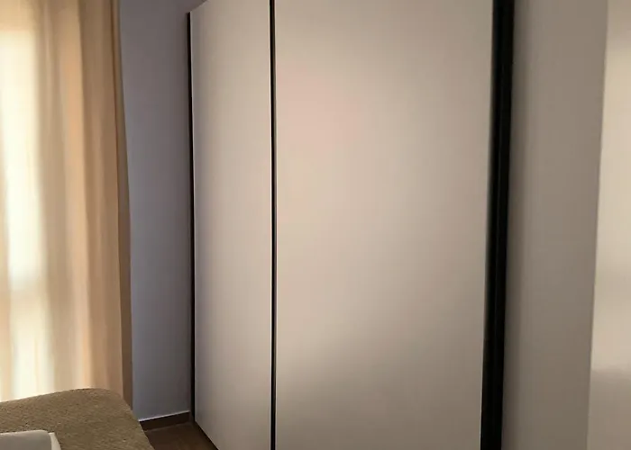 Ferit's Near Myslym Shyri * 地拉那