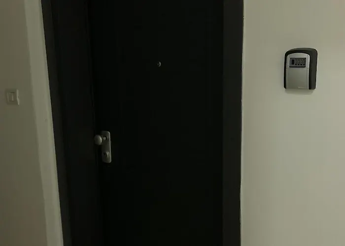 Ferit's Near Myslym Shyri 公寓