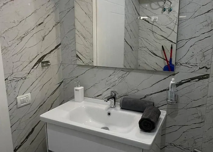 公寓 Ferit's Near Myslym Shyri