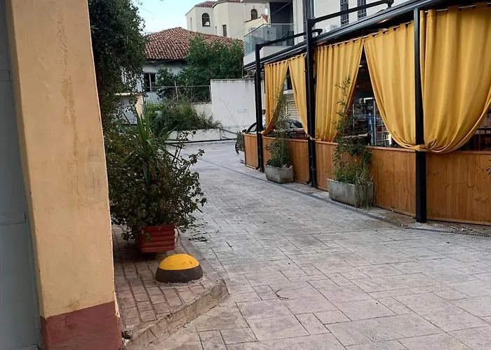 Ferit's Near Myslym Shyri * 地拉那