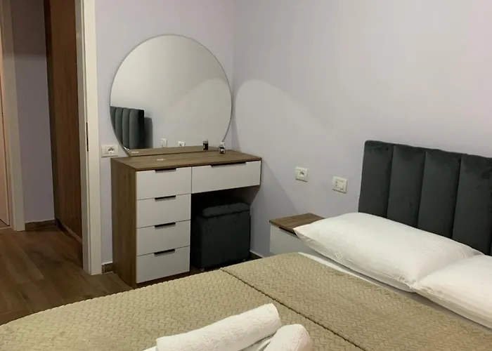 Ferit's Near Myslym Shyri 公寓